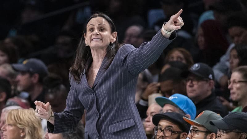 Opals coach Brondello to lead new Canadian WNBA team