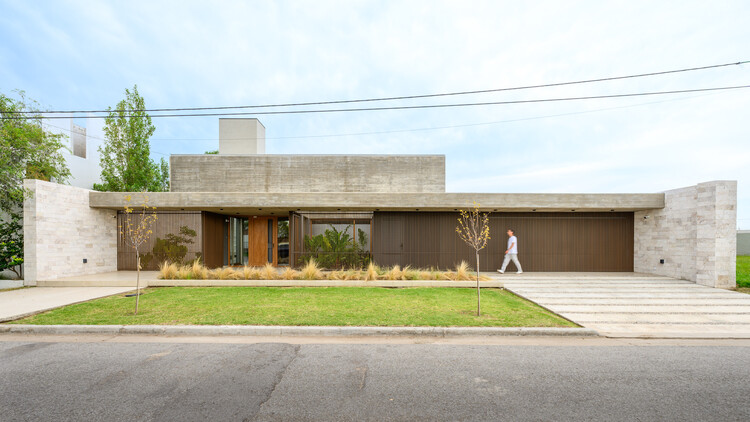 House G / Karlen + Clemente - Image 1 of 18