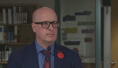 Teachers' union taking Alberta government to court over notwithstanding clause