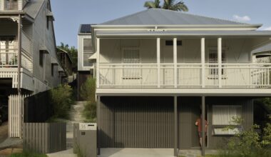 Tighty Whitey House / Maytree Studios