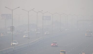 Delhi enters ‘red zone’ as AQI crosses 400 mark, becomes second-most polluted city in country