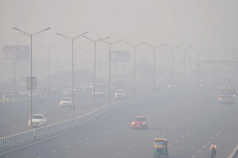 Delhi enters ‘red zone’ as AQI crosses 400 mark, becomes second-most polluted city in country