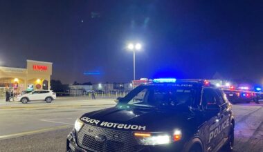 Man shot, killed mid-conversation in northwest Houston, police say