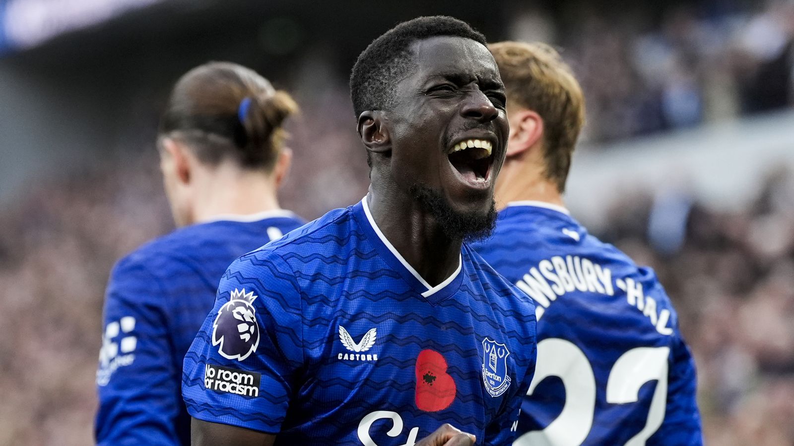 Everton's Idrissa Gueye celebrates scoring the opening goa
