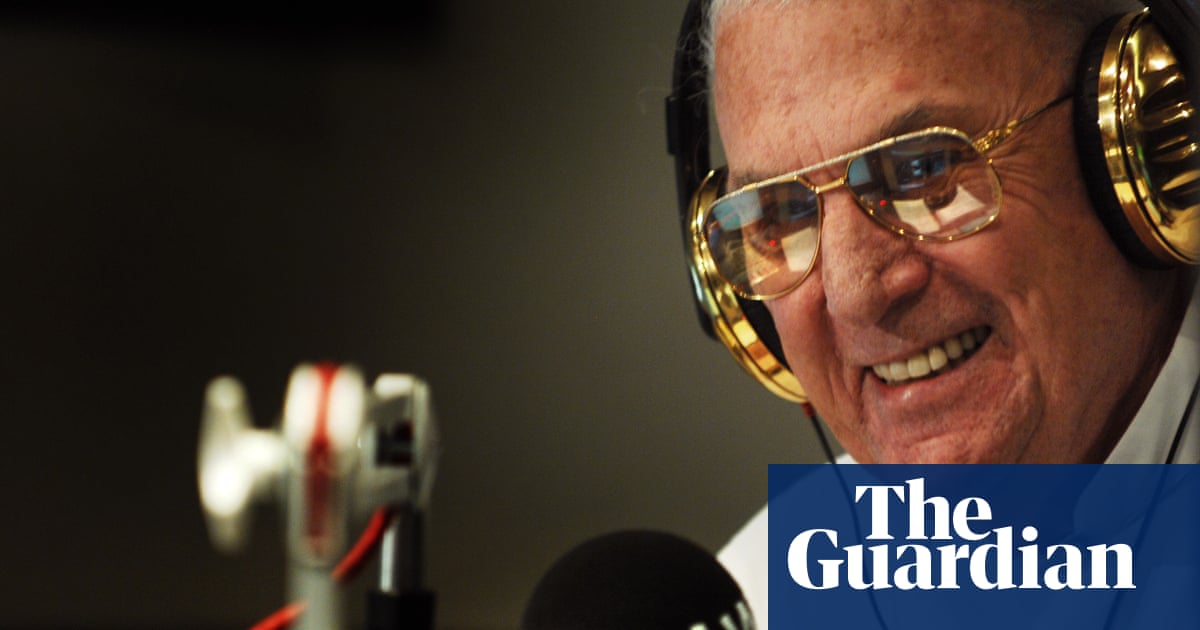 John Laws, Australian radio’s ‘Golden Tonsils’ who dominated airwaves for six decades – obituary | Australian media