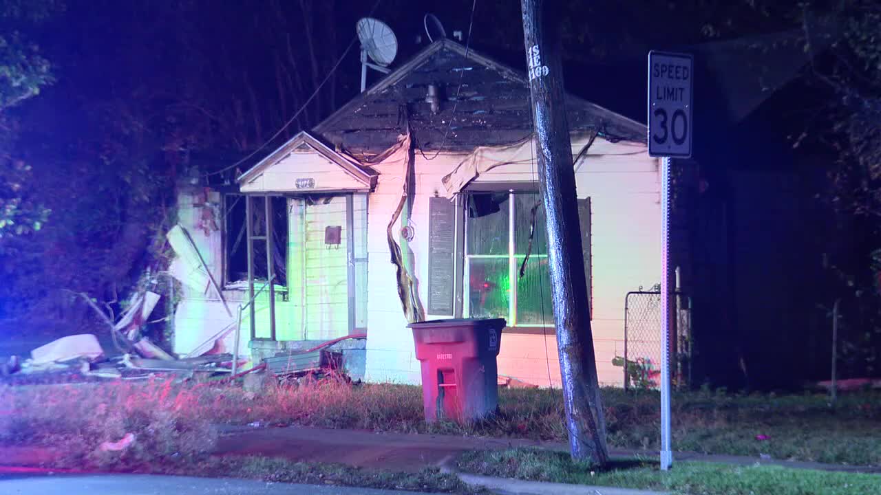 One person found dead inside home after South Dallas house fire