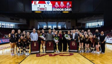 Phoenix Celebrates Senior Day With Five-Set Win Over Seahawks