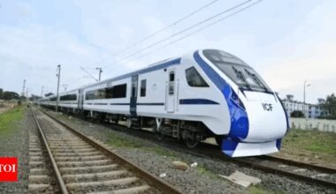 Sale of scrap gets govt Rs 800cr, enough to buy 7 Vande trains | India News