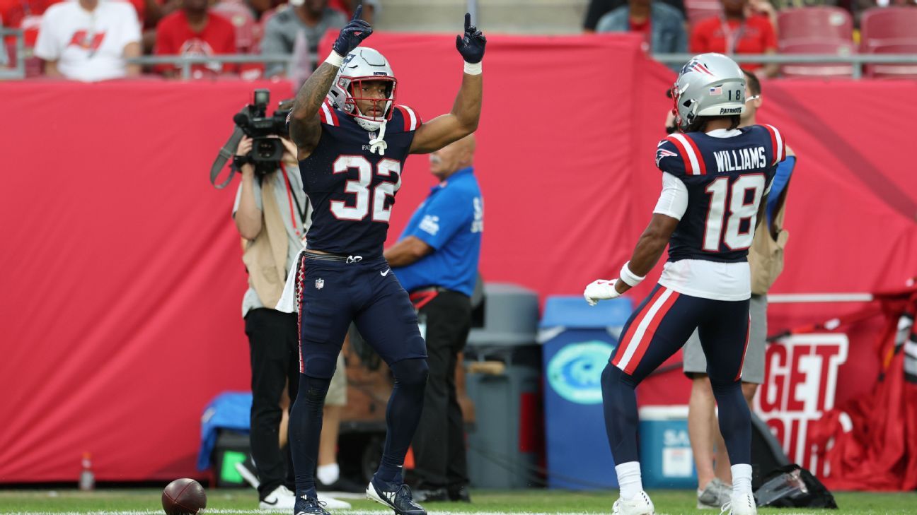 Diggs' pep talk helps Patriots' Henderson run wild vs. Bucs