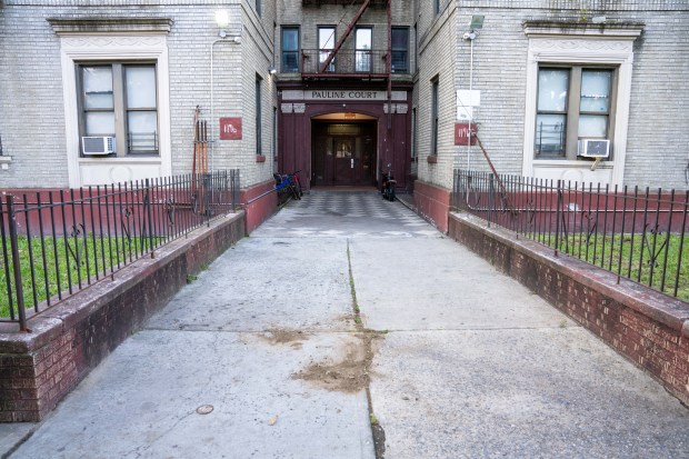 Tyson Harps, 16, was fatally shot in the head in front of this building on Eastern Parkway near Rochester Ave. in Crown Heights, Brooklyn, Saturday night. (Theodore Parisienne / New York Daily News)
