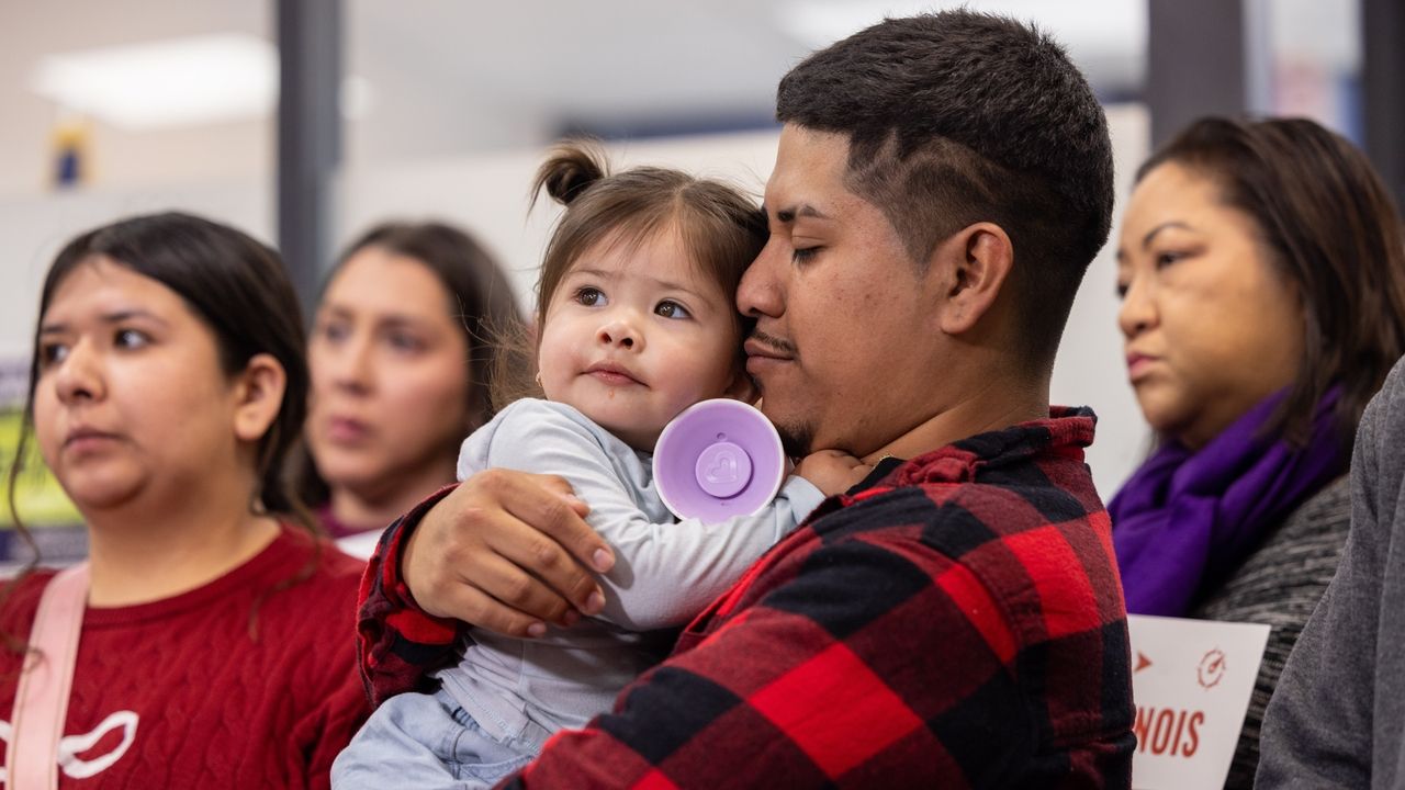 Suburban Chicago dad and toddler headed to store says they were pepper-sprayed by federal agents