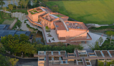 Langtou Gengxue + Education Centre / Atelier FCJZ