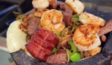 David Elder tries loaded molcajetes at La Tequila Mexican Restaurant and Bar