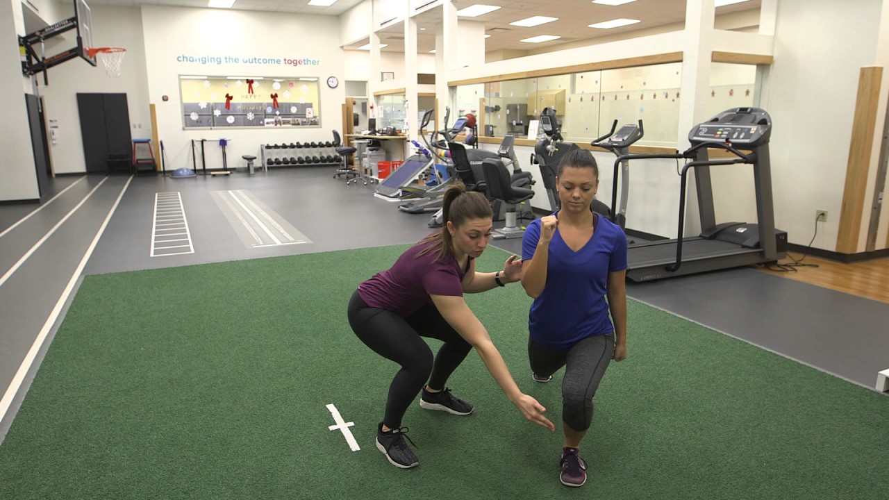 Heallthworks 201: Reverse Lunge to a Knee Raise Exercise | Cincinnati Children's - YouTube
