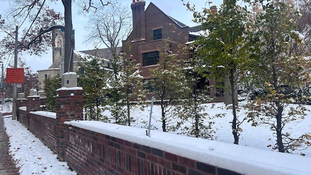 Toronto mansion owners ordered to tear down wall on their property, only a year after city approved it