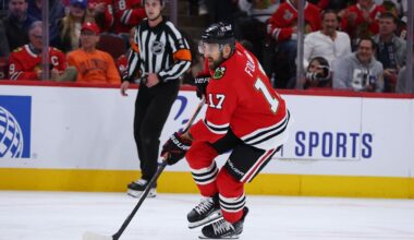 Blackhawks' Foligno takes puck off hand, will miss 4 weeks
