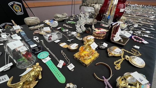 2 people charged in wake of over 300 thefts at GTA mausoleums, cemeteries: Halton police