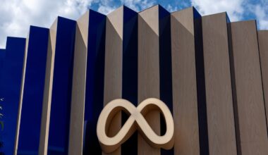 Meta Wins FTC Antitrust Trial Over Instagram, WhatsApp Deals