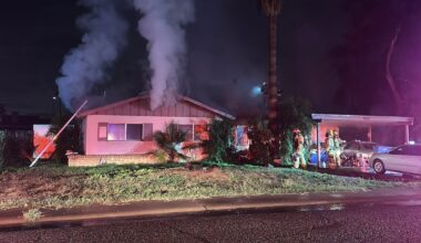 Crews battle house fire in north Phoenix