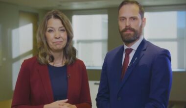 Alberta premier confirms plans to allow physicians to work in both public and private health care systems