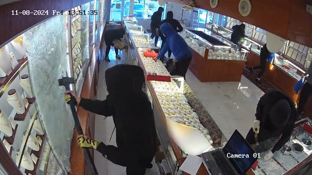 What's behind the spike in jewelry store smash-and-grabs in Ontario