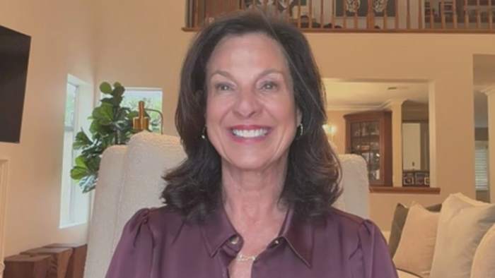 The Travel Mom chats Travel Tuesday deals and holiday gift ideas