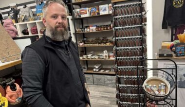 Analyst: Holiday discounts won't be as deep due to tariffs