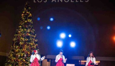 Singers, Santa and toy soldiers on stilts mark 10th annual tree lighting at Union Station – Whittier Daily News