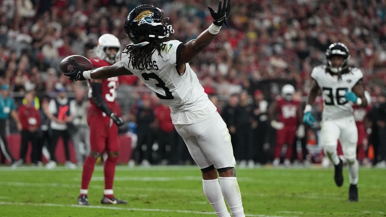 Jaguars try to close out a November to remember against the reeling Titans