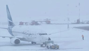 Calgary airport resumes operations after pausing flights as snowstorm hits city