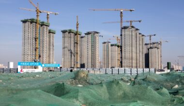 China Property Crisis Thrust Back Into Spotlight by Vanke Plunge