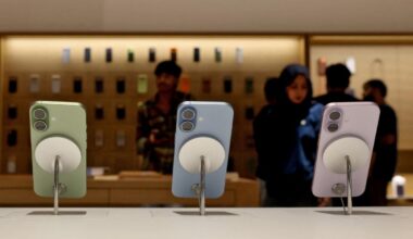 Apple beats out Samsung to become world's top smartphone seller