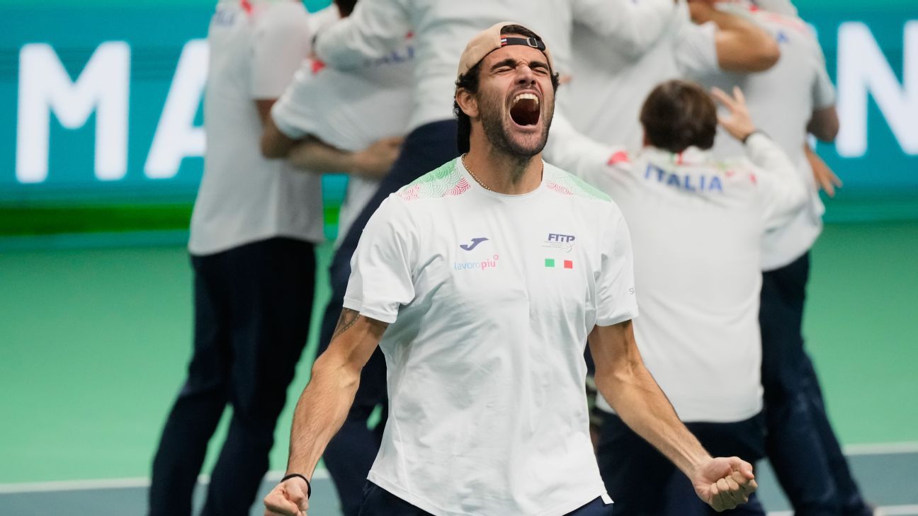 Italy retains Davis Cup with 2-0 win against Spain