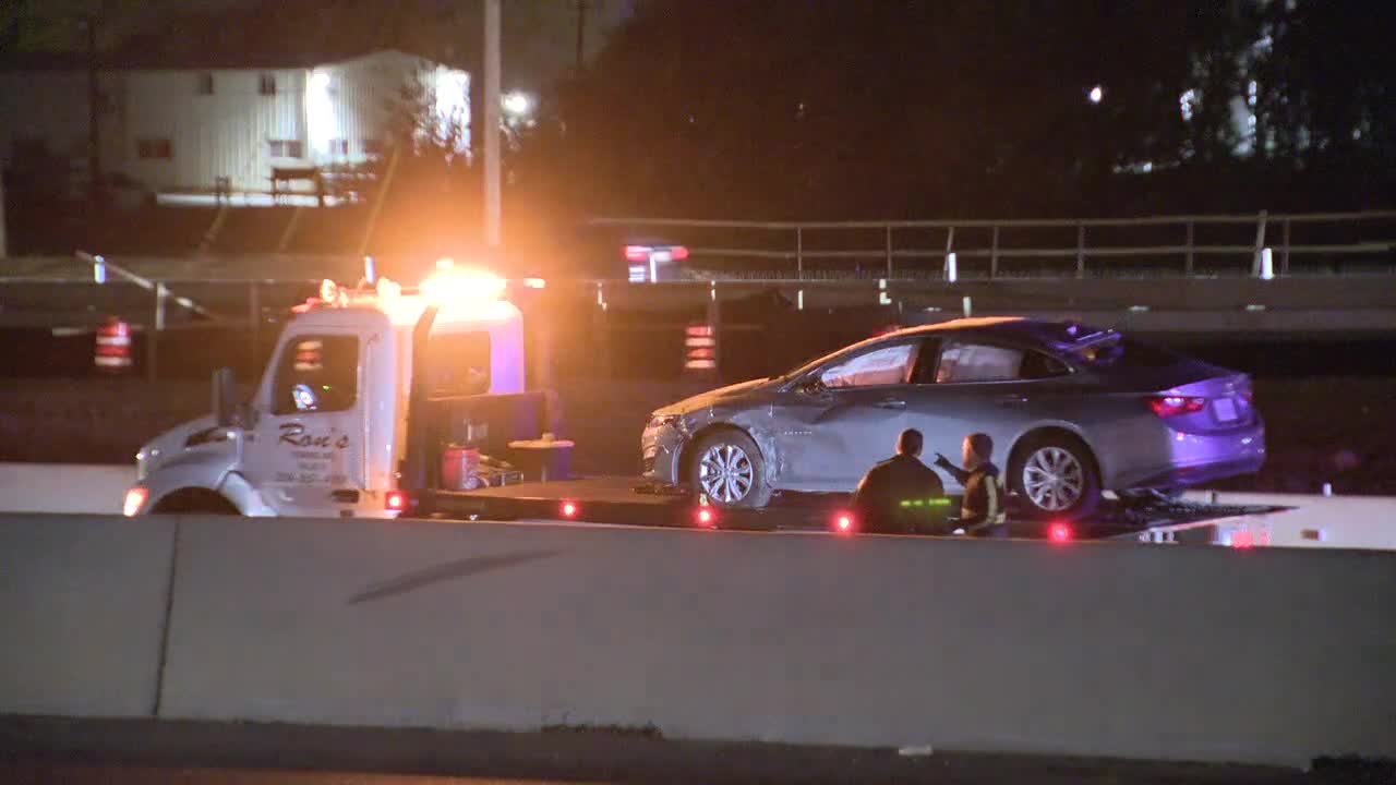 1 hurt in Fort Worth freeway shooting and crash
