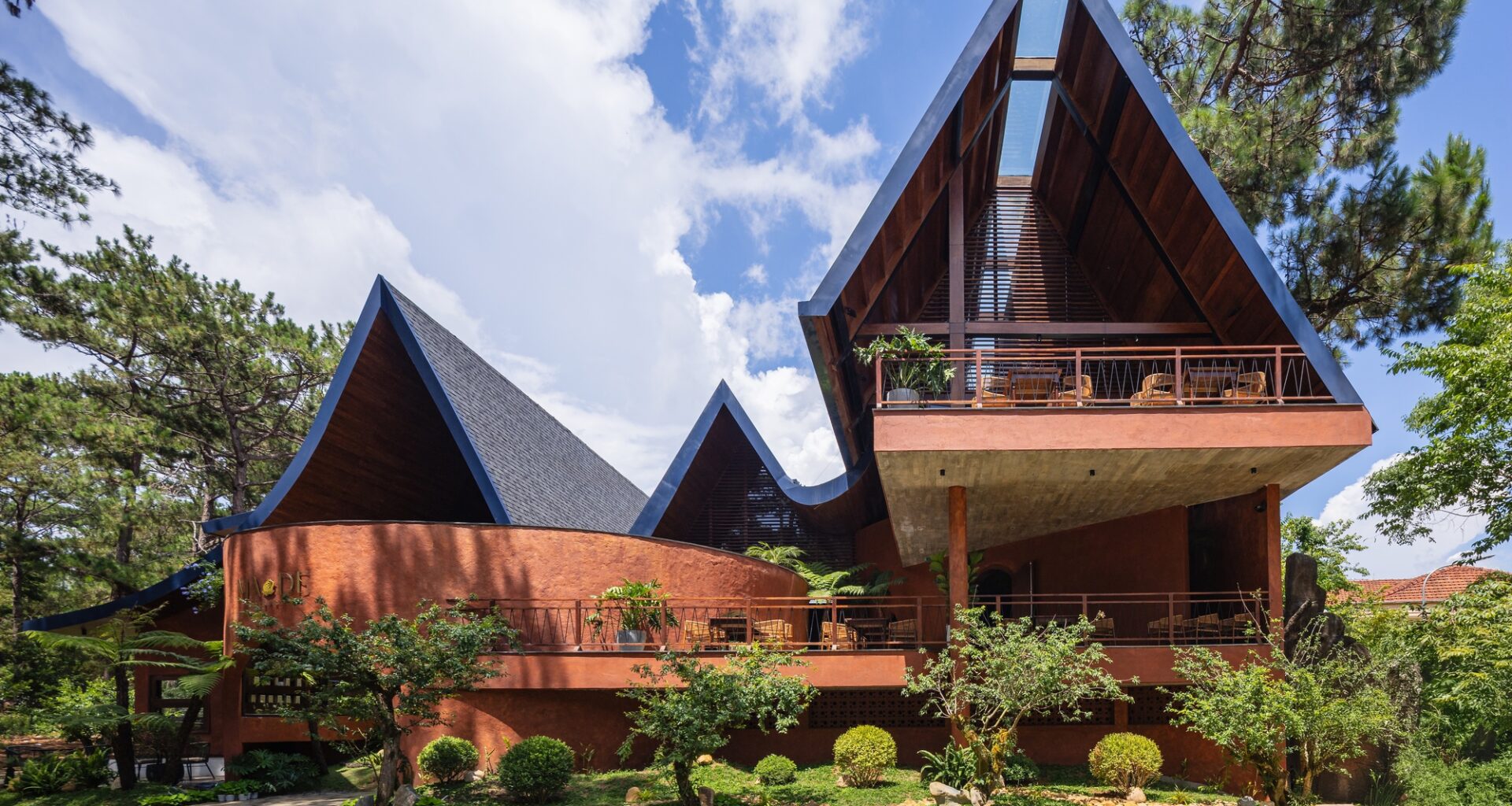 MA.DE Bistro / AN NAM Architecture