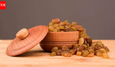 What eating soaked raisins daily can do for your bones, digestion, and immunity this winter |