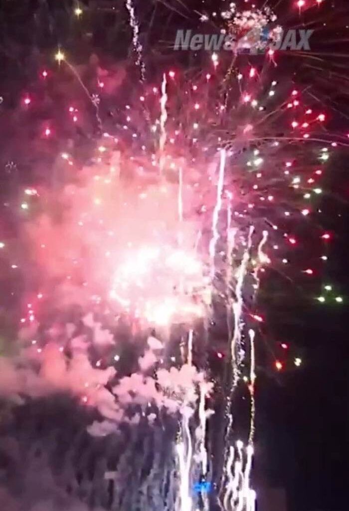 Fireworks at Jacksonville's Holiday River Fest