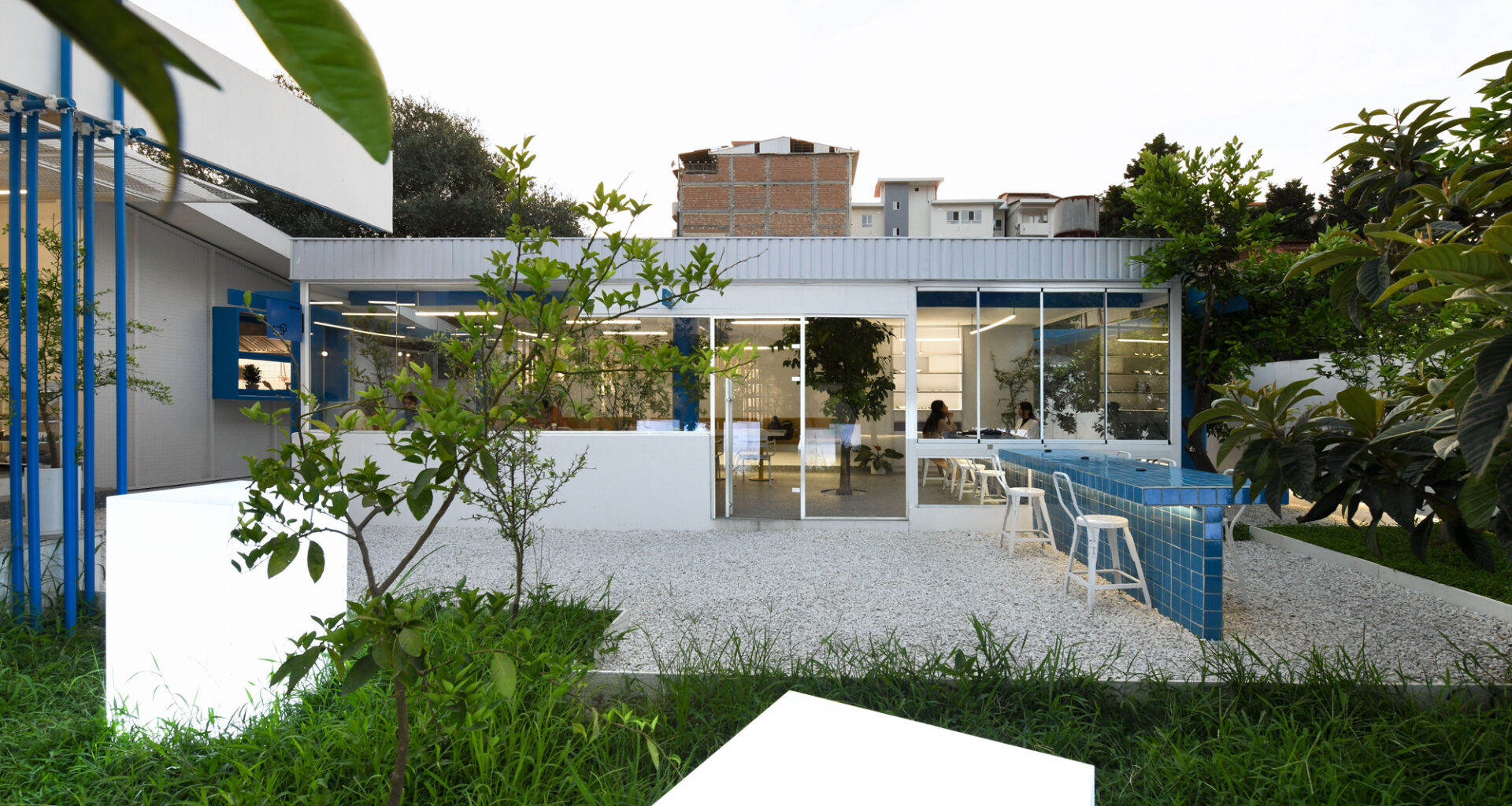 Cafe Zest / VAHID JOUDI STUDIO [Architecture + Design + Construction]