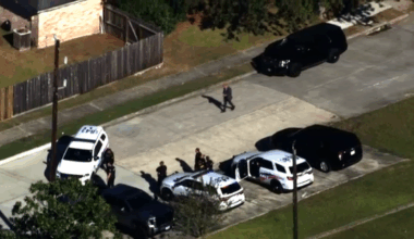 Suspect dead after HCSO off-duty officer discharges weapon on Treewood Drive in NE Harris County, deputies say