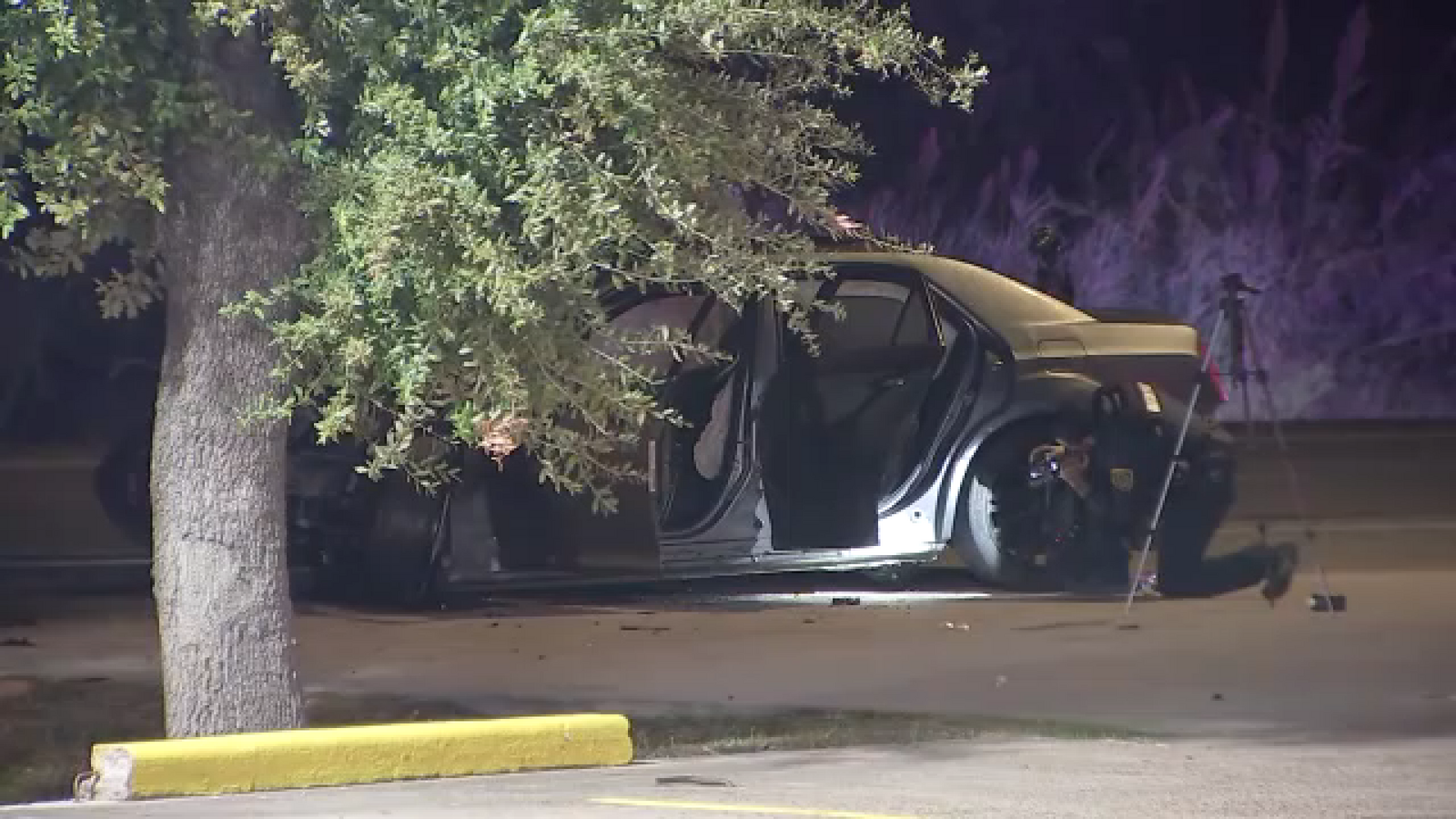 3 people killed in multi-vehicle crash involving intoxicated driver near West Orem Drive near Almeda Road in SW Houston, HPD says