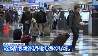 Chicago O'Hare flight cancellations today: More than 400 flights canceled at O'Hare, Midway airports Sunday with extensive delays