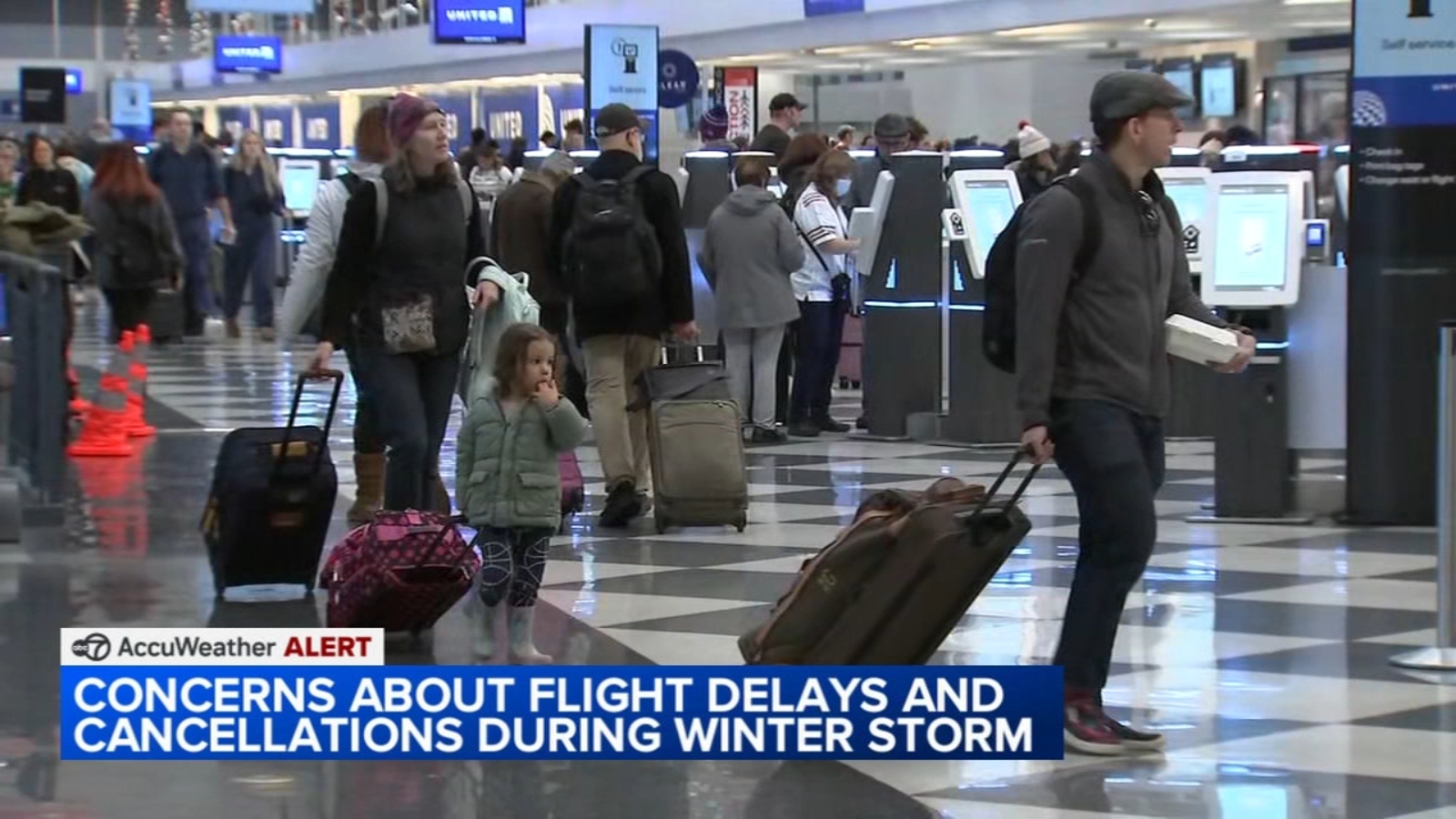 Chicago O'Hare flight cancellations today: More than 400 flights canceled at O'Hare, Midway airports Sunday with extensive delays