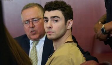 Luigi Mangione takes aim at DA, NYPD over alleged comments made by his mom