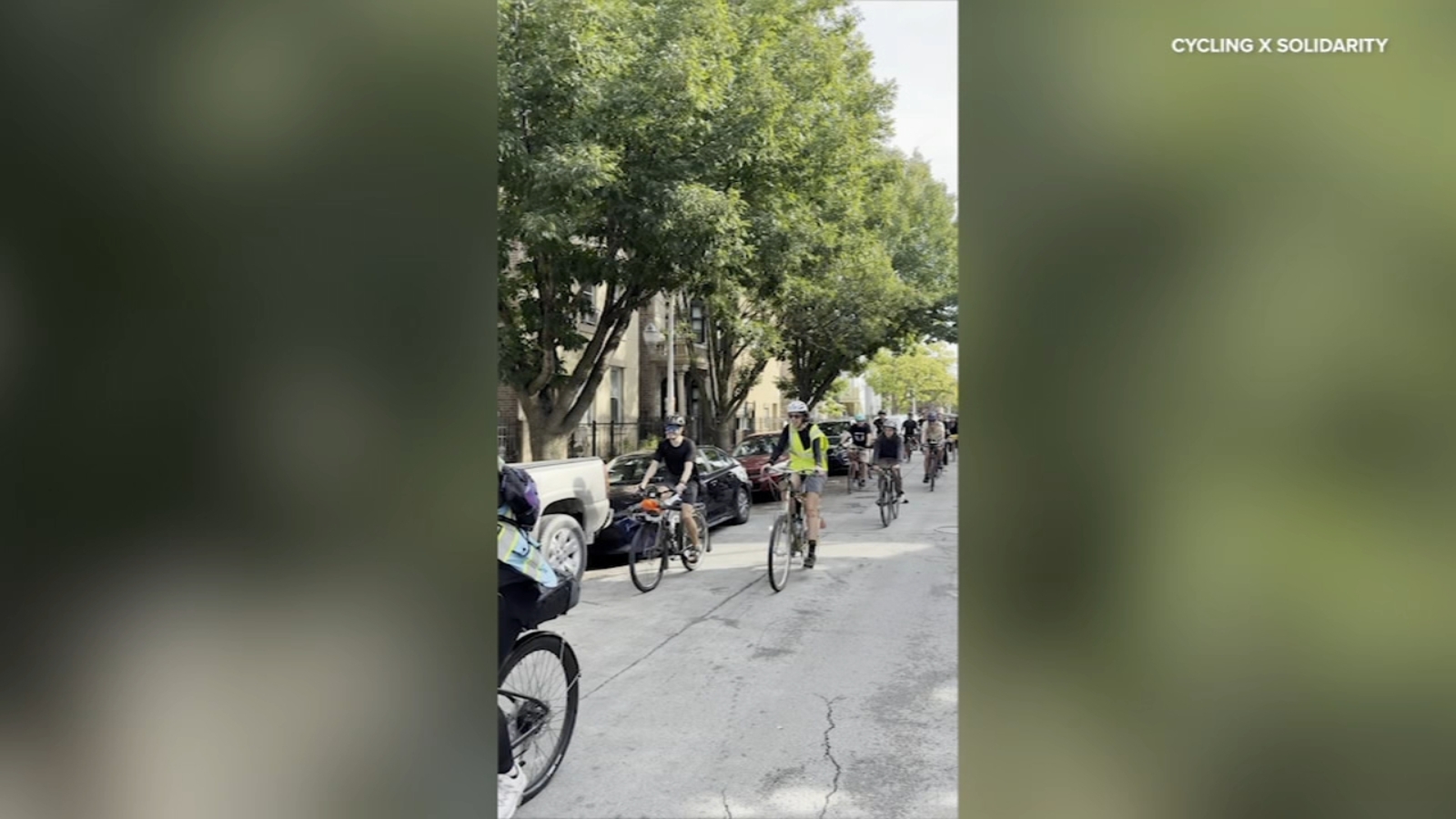 ICE Chicago news: Cycling x Solidarity bikes through Back of the Yards to support street vendors during immigration crackdown