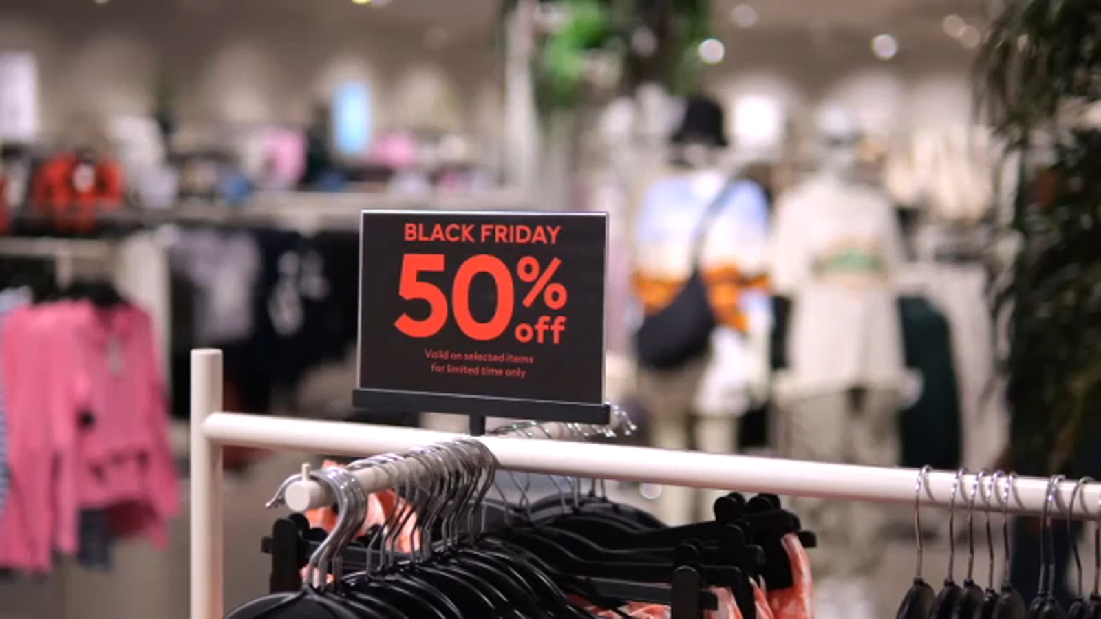 Black Friday 2025: Mall hours for Thanksgiving weekend in Pennsylvania, New Jersey and Delaware