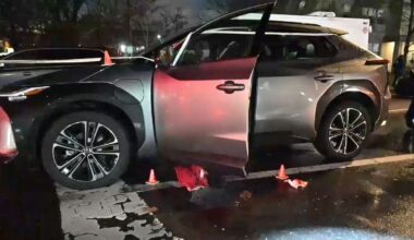 Livery cab driver stabbed; search for attacker who left him for dead in the Soundview section of the Bronx