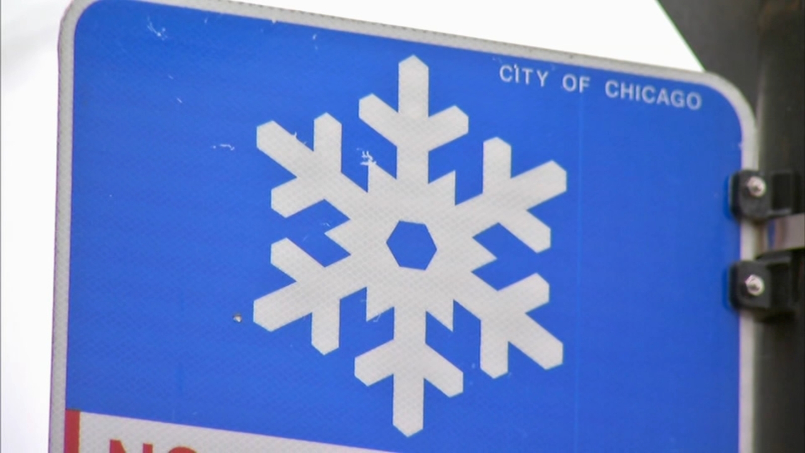 Chicago's winter overnight parking ban starts Monday, Dec. 1 through April 2026