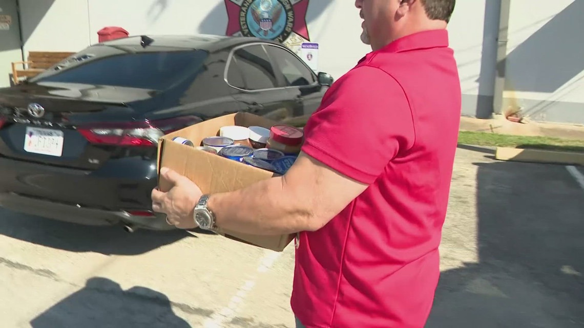 'This isn’t politics. It’s humanity' | As shutdown drags on, Houston steps up to feed Fort Hood families in need