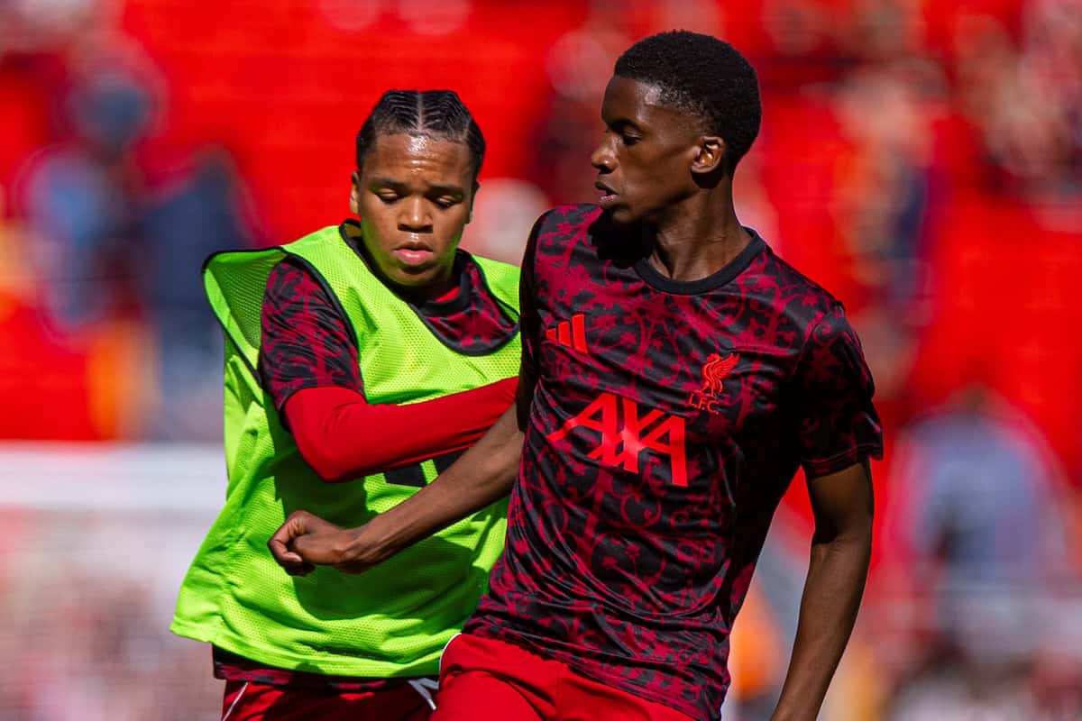 LIVERPOOL, ENGLAND - Monday, August 4, 2025: Liverpool's Rio Ngumoha (L) and Trey Nyoni during the pre-match warm-up before a pre-season friendly match between Liverpool FC and Athletic Bilbao at Anfield. Liverpool won 4-1. (Photo by David Rawcliffe/Propaganda)