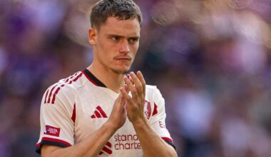 LONDON, ENGLAND - Sunday, August 10, 2025: Liverpool’s Florian Wirtz applauds the supporters after the FA Community Shield match between Crystal Palace FC and Liverpool FC at Wembley Stadium. Palace won 3-1 on penalties after a 2-2 draw. (Photo by David Rawcliffe/Propaganda)